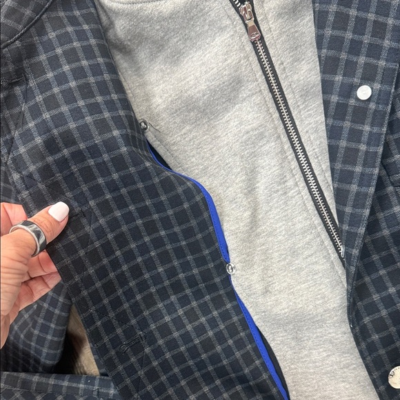 ❄️Laundry By Shelli Segal Black and Gray Plaid Jacket - Picture 2 of 3